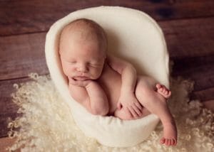 professional newborn photographer in austin tx