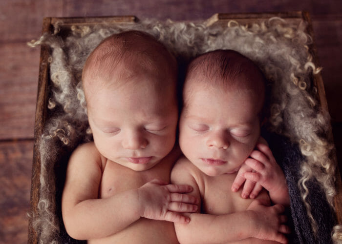 How to pose newborn twins in hugging pose | Silver Bee Photography