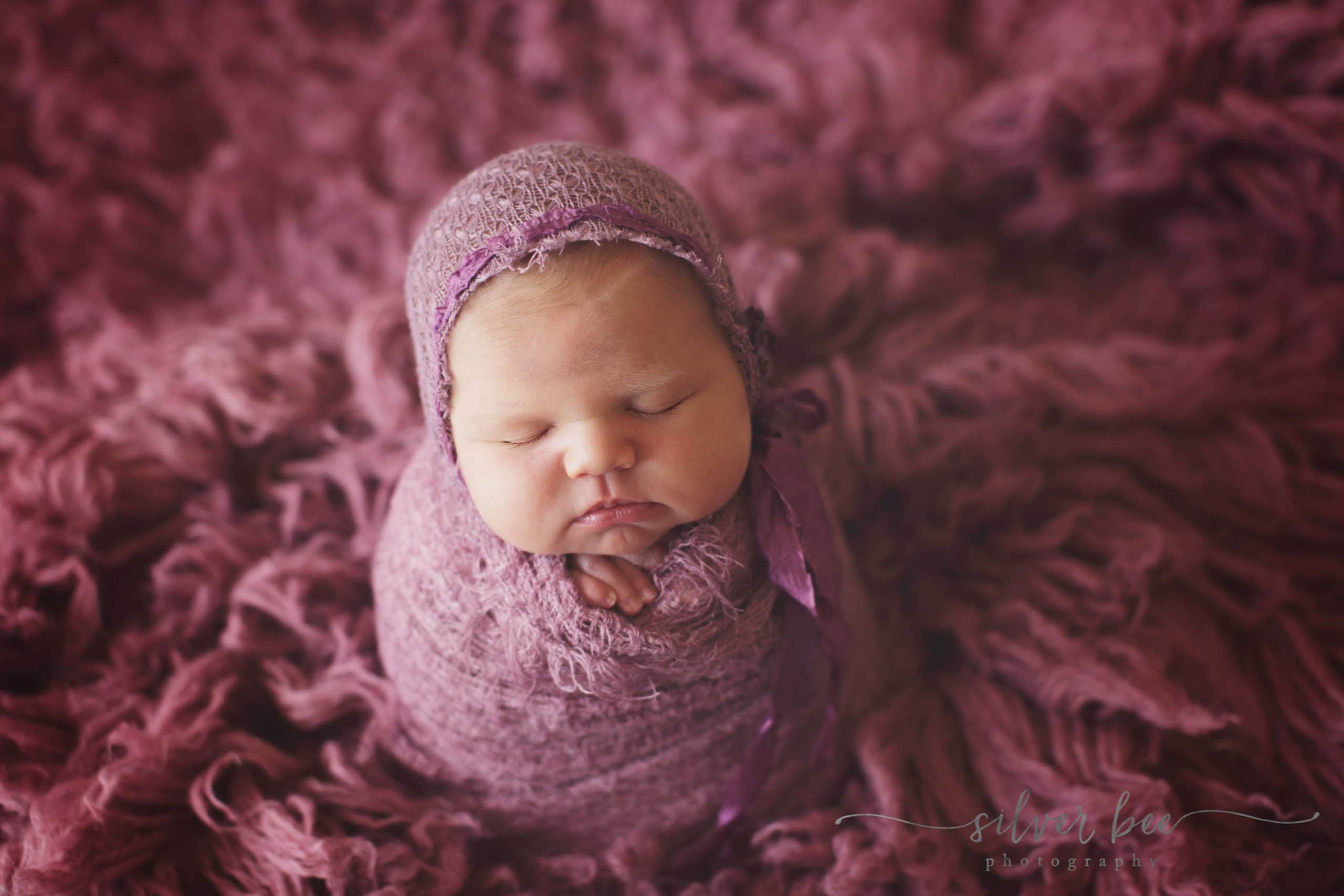 Newborn photography posing methods for newborn photographers