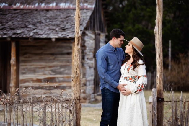 Commons Ford Park for maternity photos Austin Tx | Silver Bee Photography