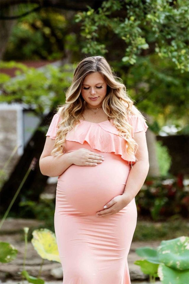 Pink dress for materntiy photo session | Silver Bee Photography