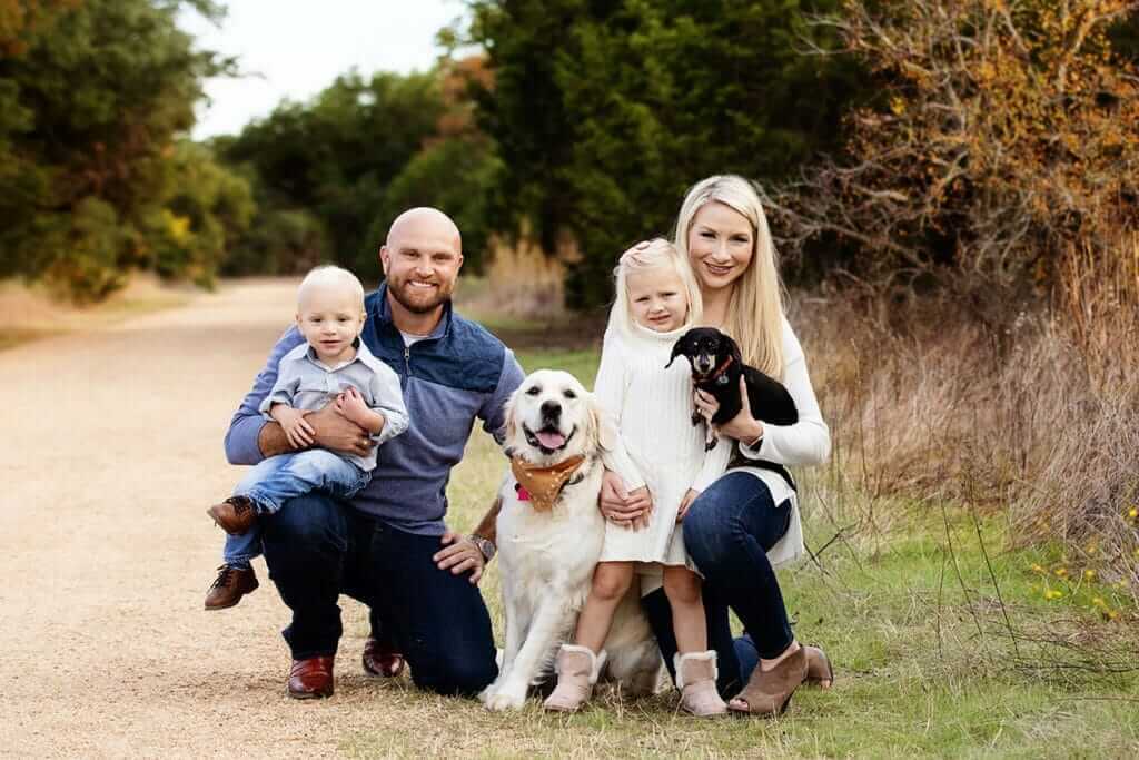 family photography south austin circle c, professional family photos, get family pictures taken in Austin