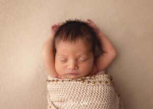 newborn baby photographer Austin TX, newborn + family portraits near me Bee Cave